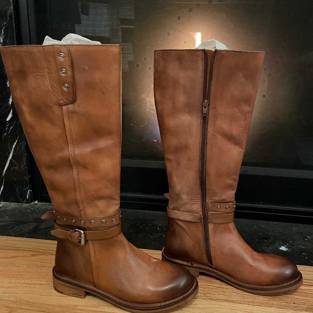 Vintage Foundry Tan Boots